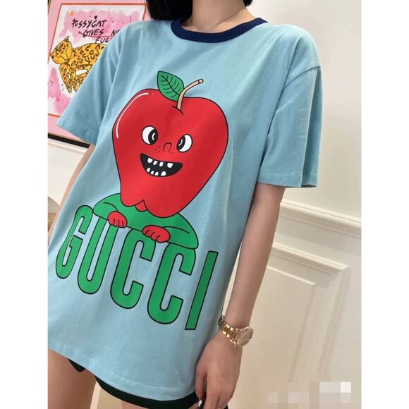 CW0697 Gucci Blue Graphic T-Shirt With Red Apple Design & Marilyn Monroe Quote C - Picture 8 of 8
